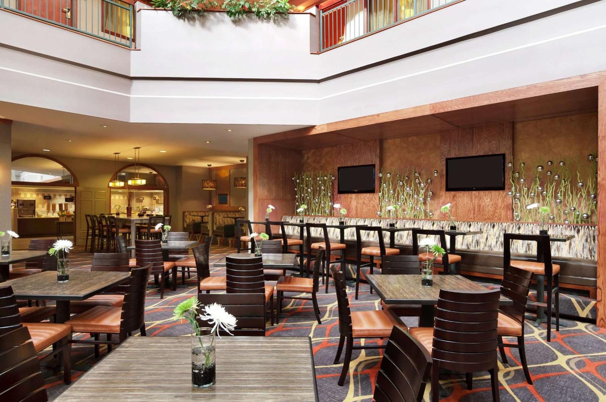 Embassy Suites By Hilton Dallas Near The Galleria Exterior photo
