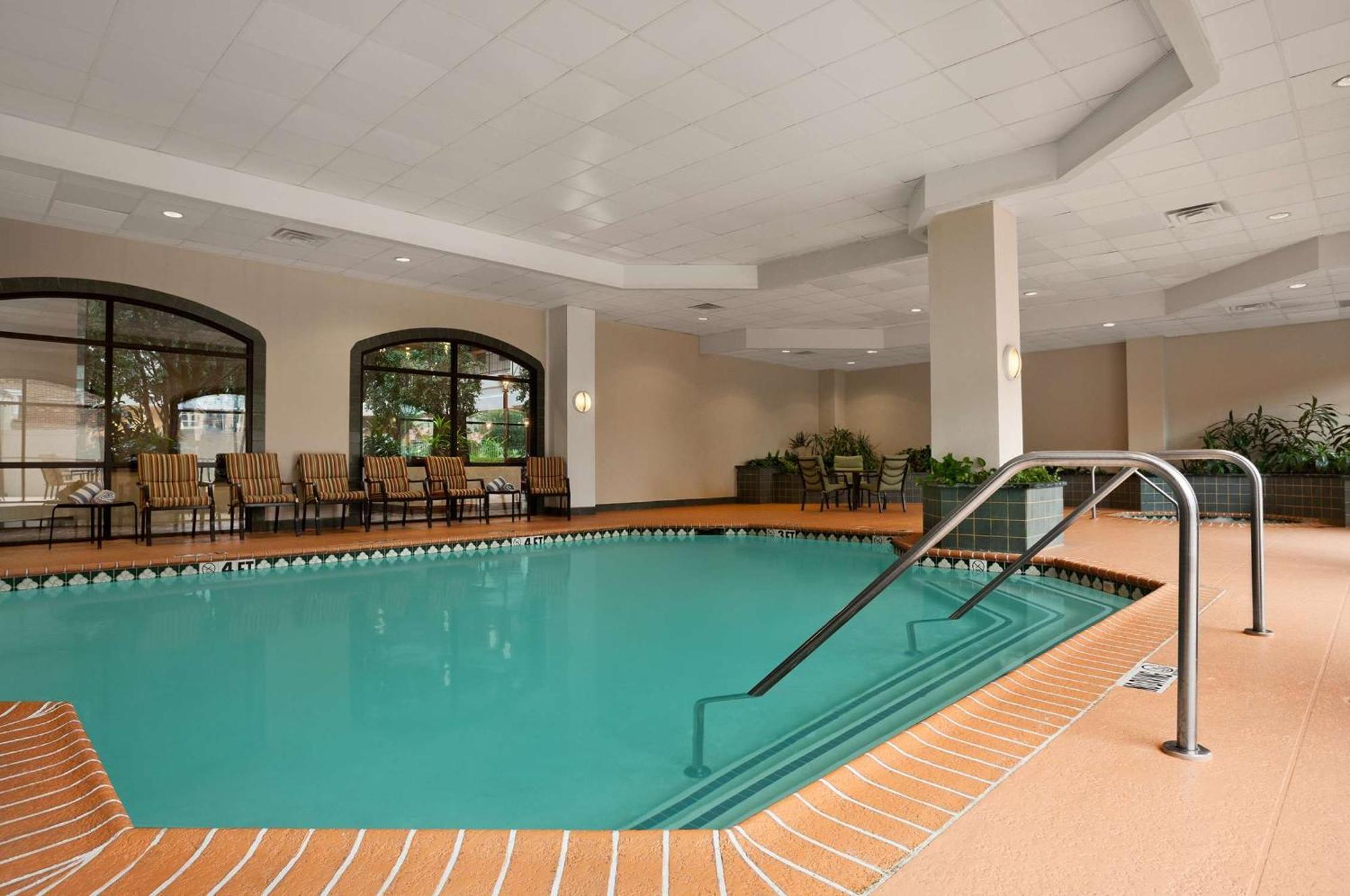 Embassy Suites By Hilton Dallas Near The Galleria Exterior photo