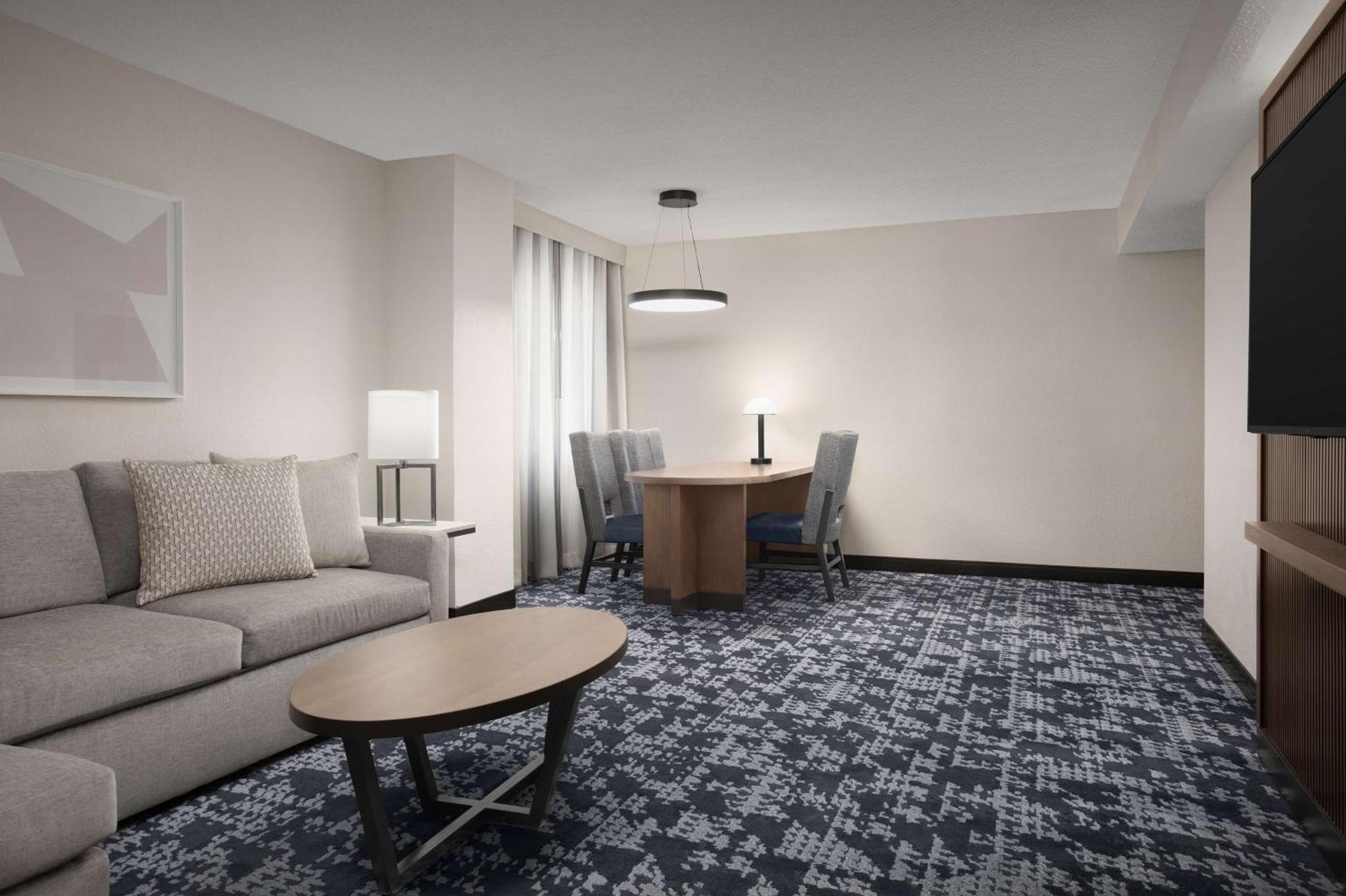 Embassy Suites By Hilton Dallas Near The Galleria Exterior photo