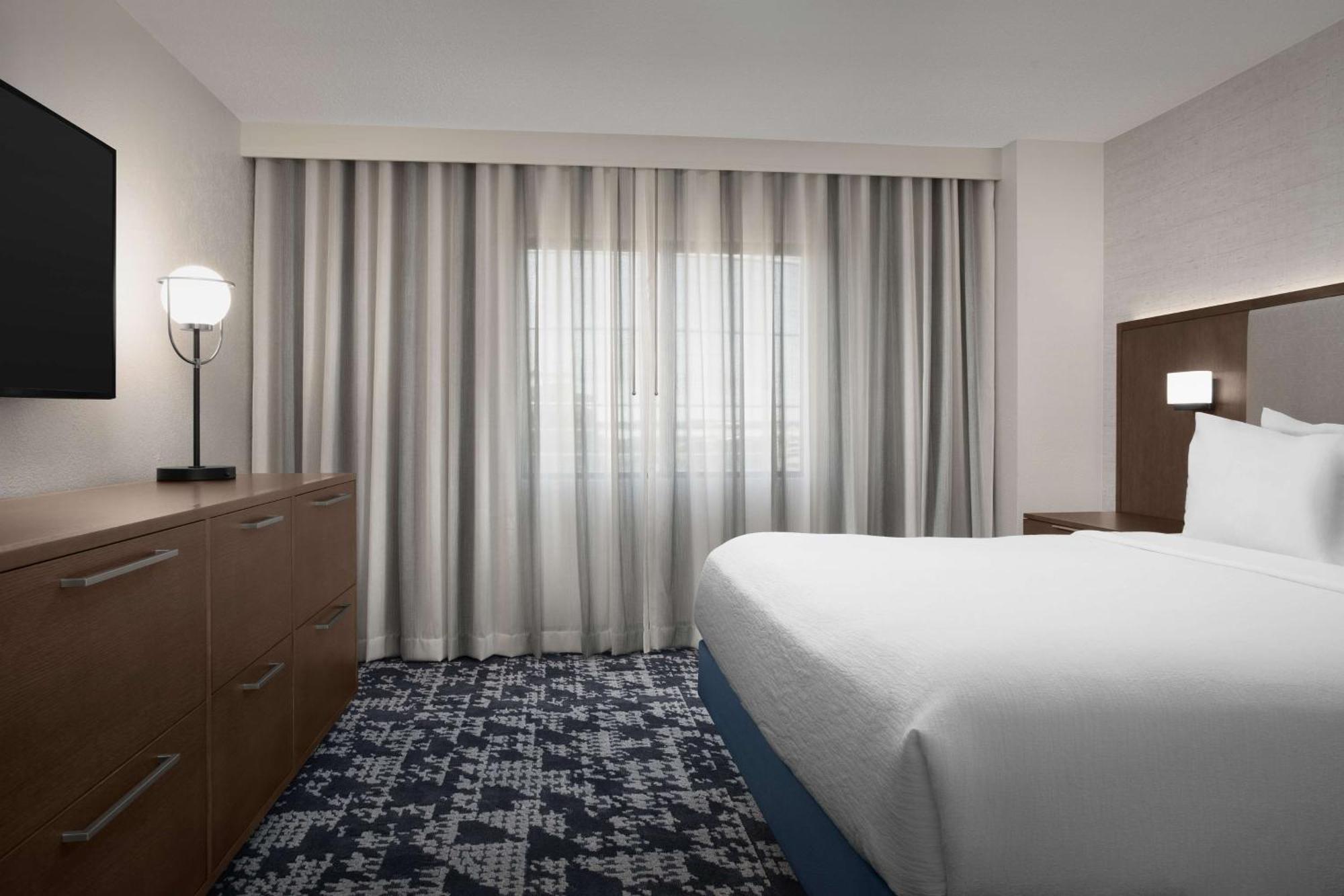 Embassy Suites By Hilton Dallas Near The Galleria Exterior photo