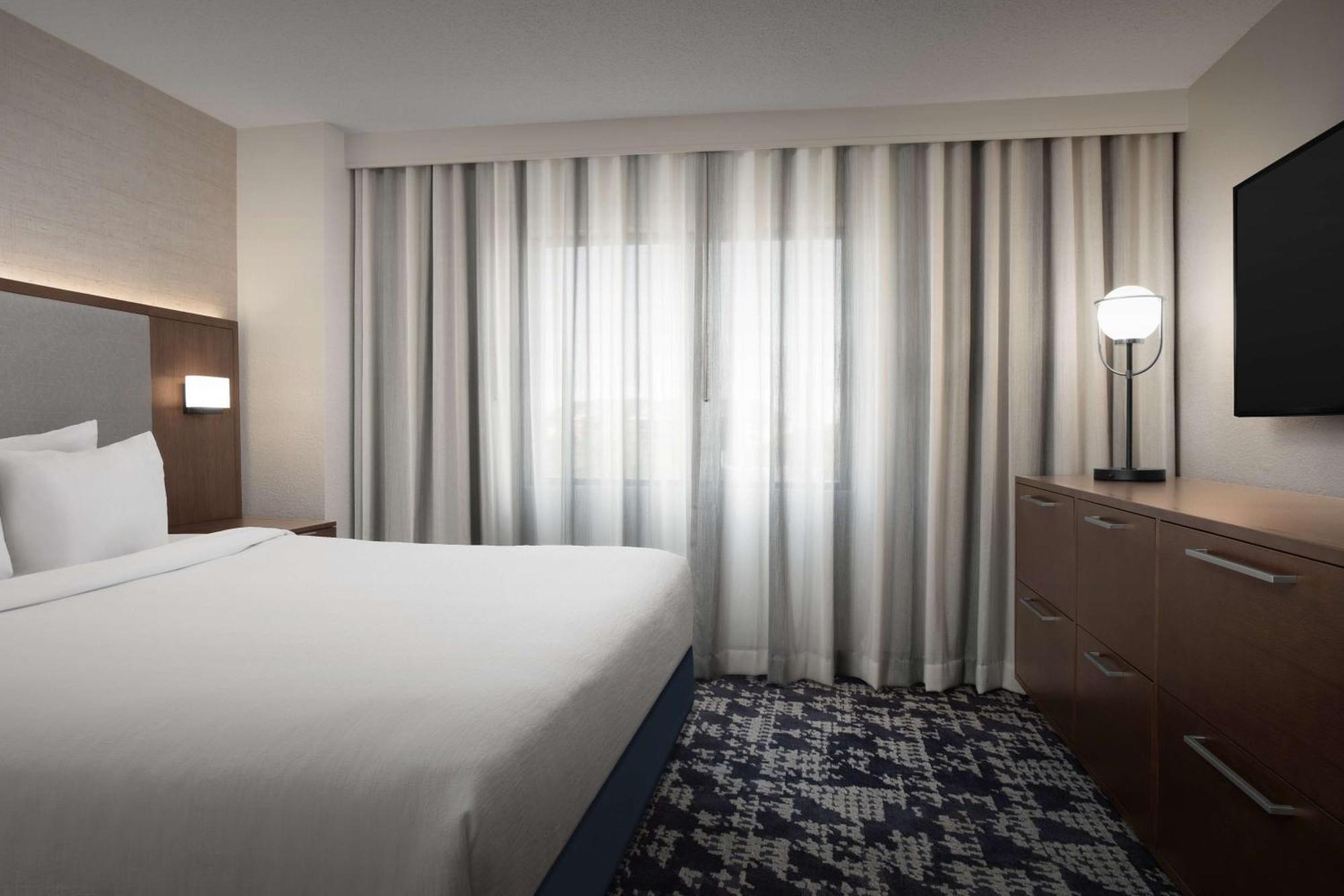 Embassy Suites By Hilton Dallas Near The Galleria Exterior photo